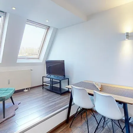 Spacious 4 Bedroom Near Center Мюнхен