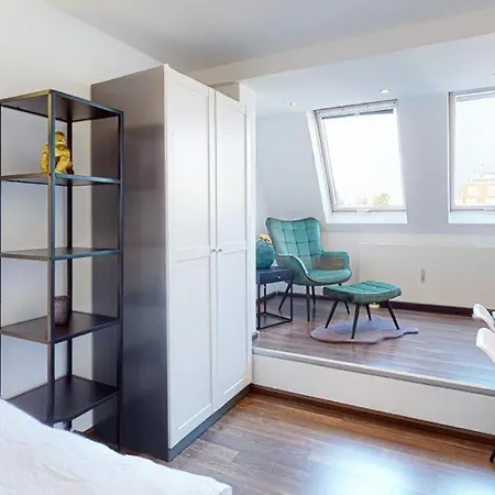 Spacious 4 Bedroom Near Center Мюнхен