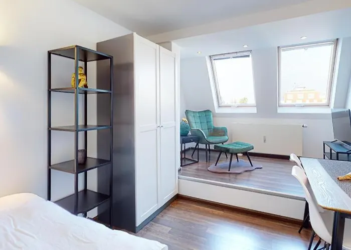 Spacious 4 Bedroom Near Center Múnich