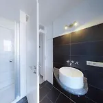 Spacious 4 Bedroom Near Center Appartamento Monaco di Baviera