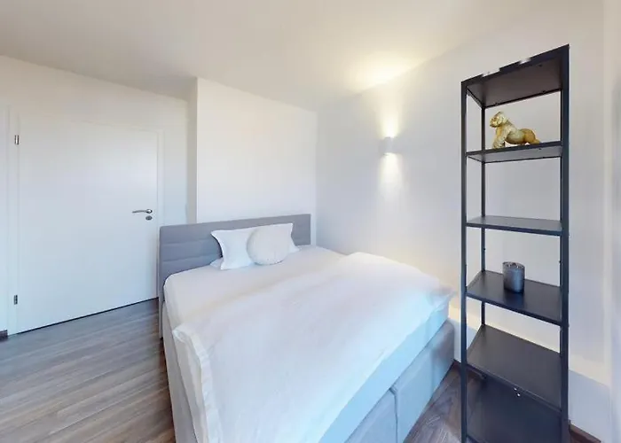 Spacious 4 Bedroom Near Center 아파트 뮌헨