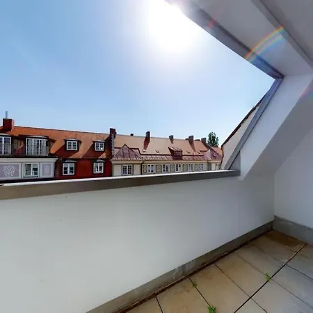 Apartman Spacious 4 Bedroom Near Center