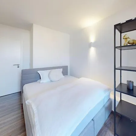 Spacious 4 Bedroom Near Center Apartman München